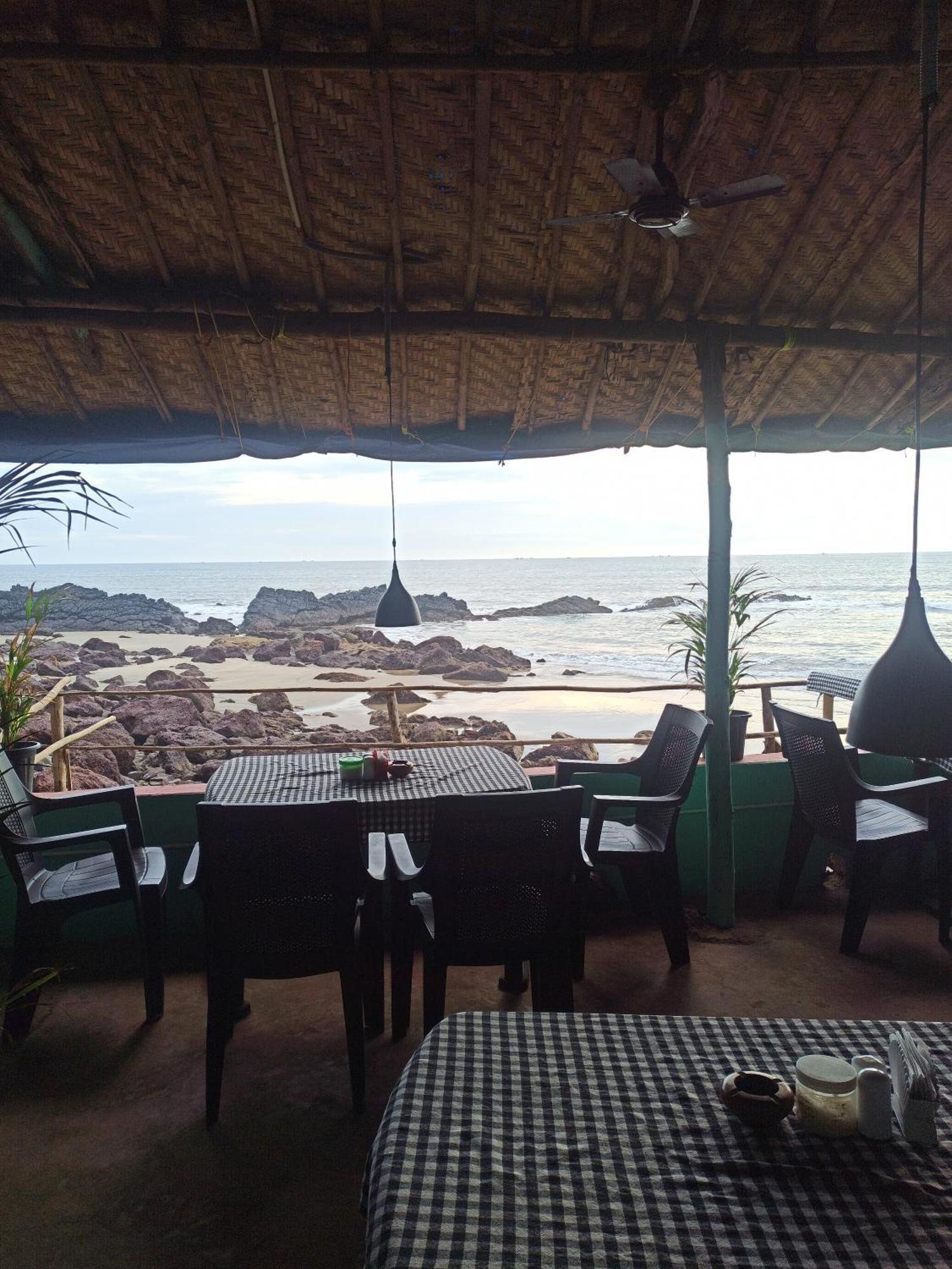 Om Ganesh Naik Guest House Arambol Esterno foto