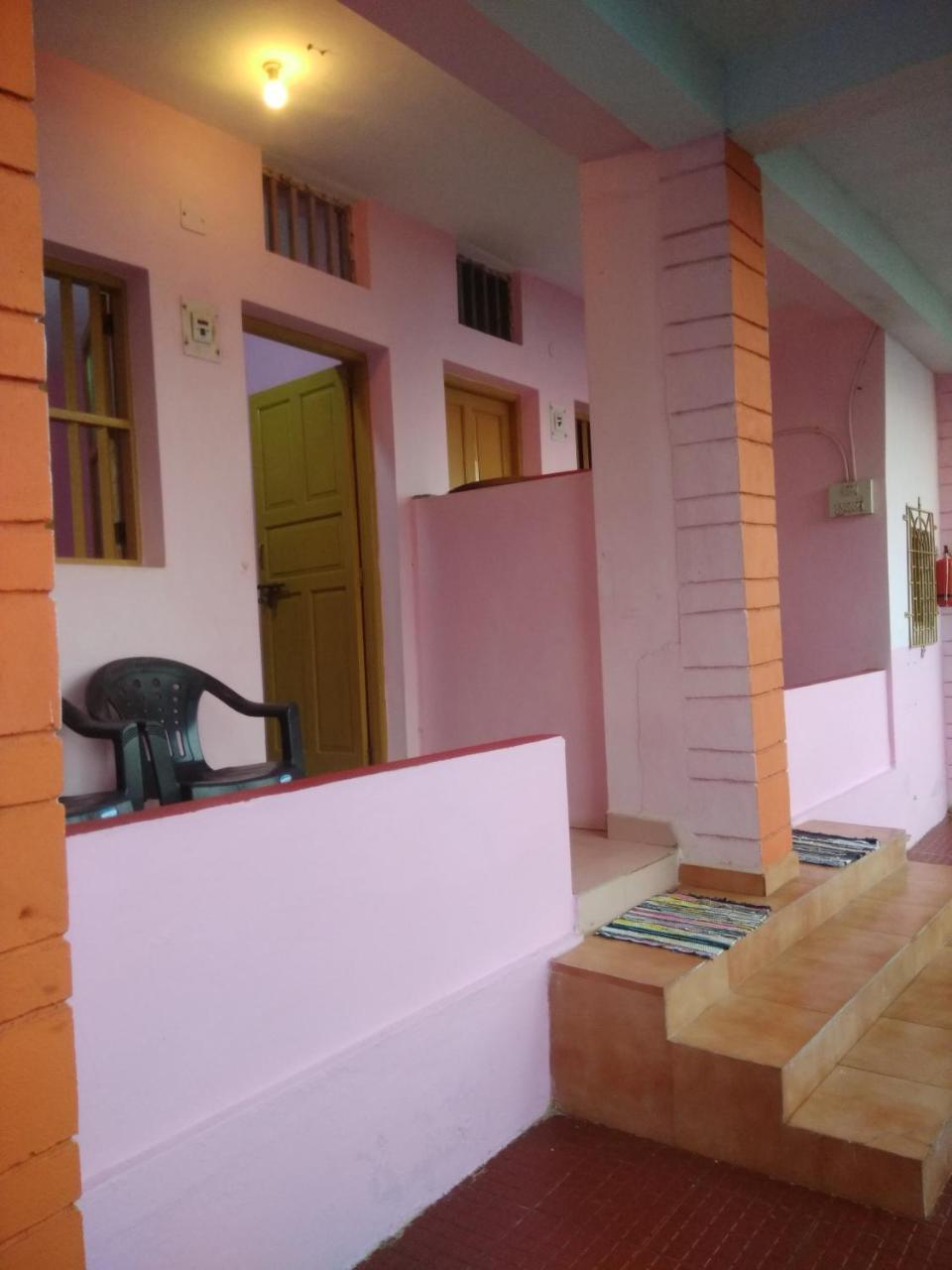 Om Ganesh Naik Guest House Arambol Esterno foto