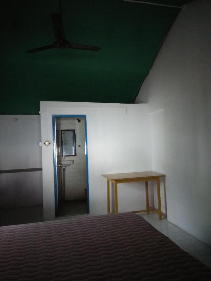 Om Ganesh Naik Guest House Arambol Esterno foto